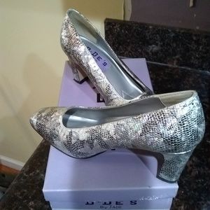 Womens Slip On Silver Snake Heel Shoes Size 8